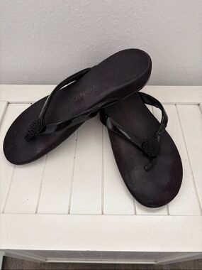 Vionic Black Beaded Thong Sandals
